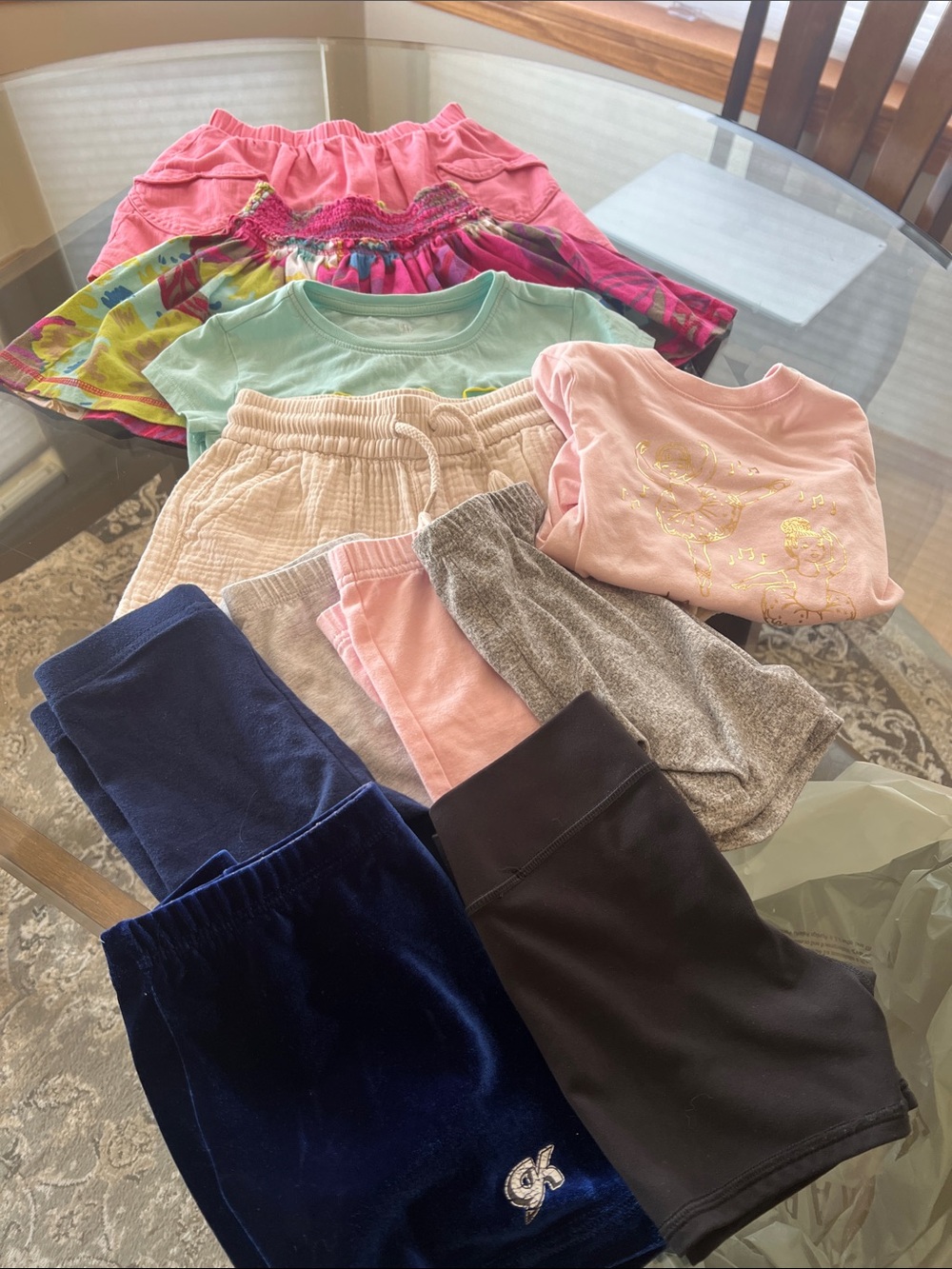 Size 4-5 bundle. GUC